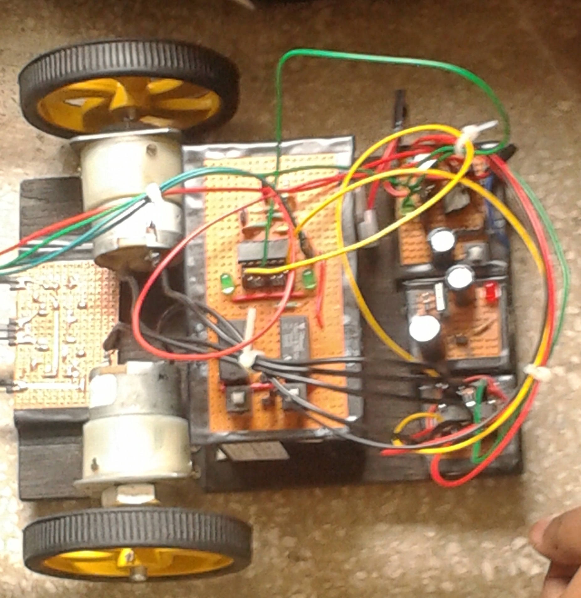 Line Follower Without Microcontroller · Ishank Gulati